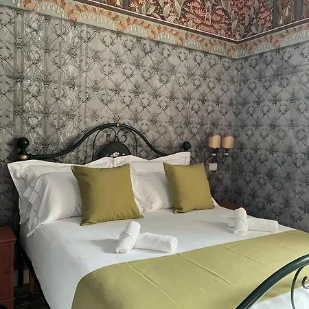 Maison Giannino 4* בארי